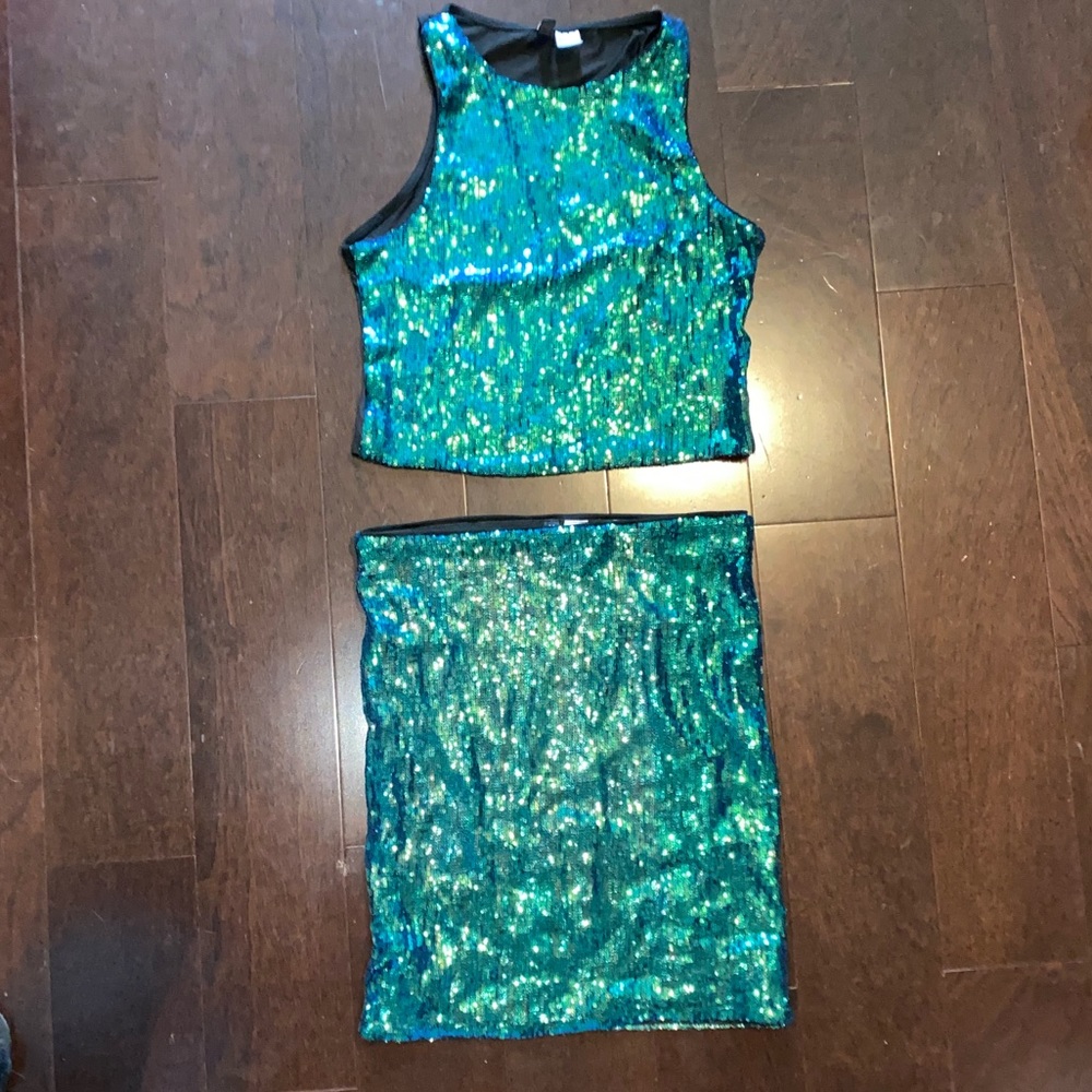 Missguided Co-ord sequin skirt set. Small/medium
